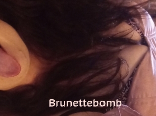 Brunettebomb