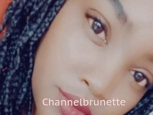 Channelbrunette