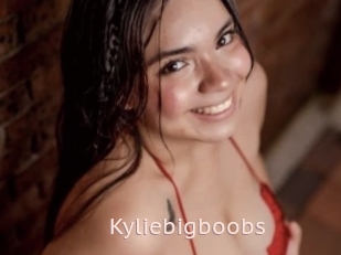 Kyliebigboobs