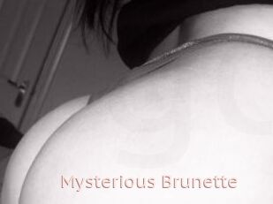 Mysterious_Brunette