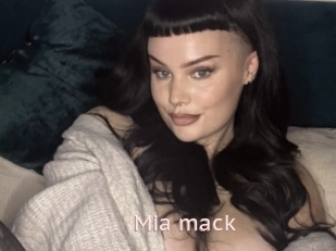 Mia_mack