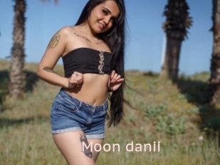 Moon_danii