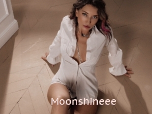 Moonshineee