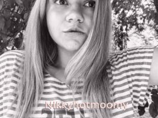 Nikkyhotmoomy