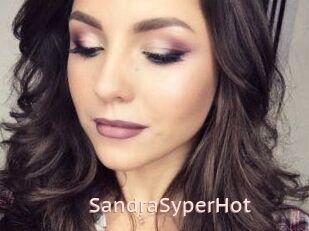 SandraSyperHot