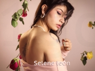 Selene_leon