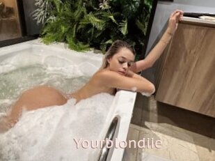 Yourblondiie
